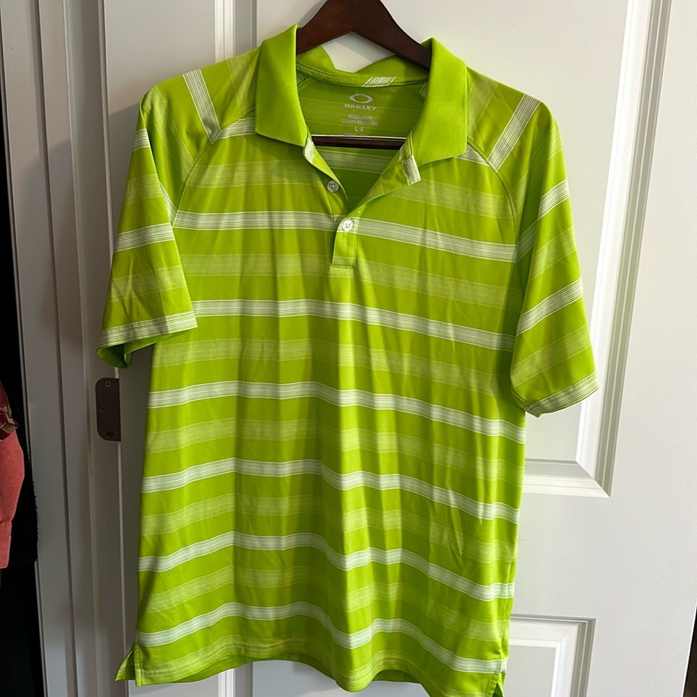 Men’s Oakley golf shirt